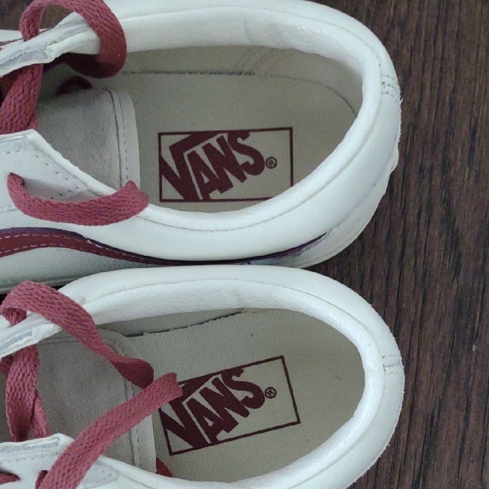 Vans White and Red Sneakers - Picture 2 of 5
